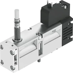 560725